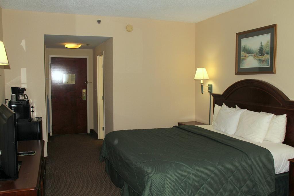Quality Inn & Suites Olde Town Portsmouth Eksteriør billede