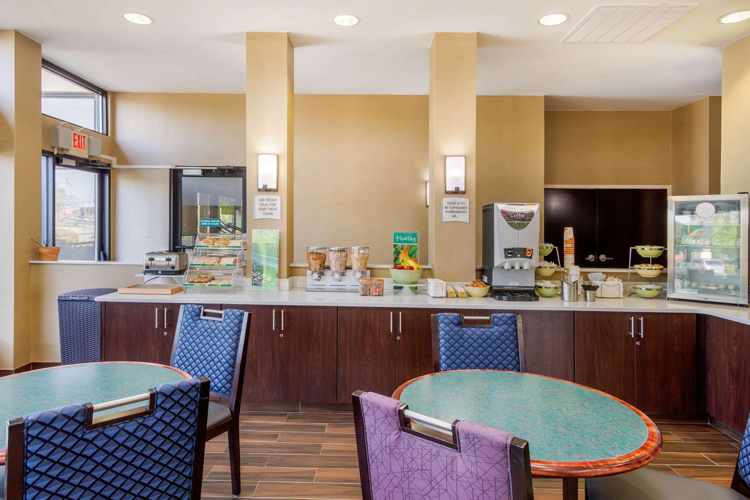 Quality Inn & Suites Olde Town Portsmouth Eksteriør billede